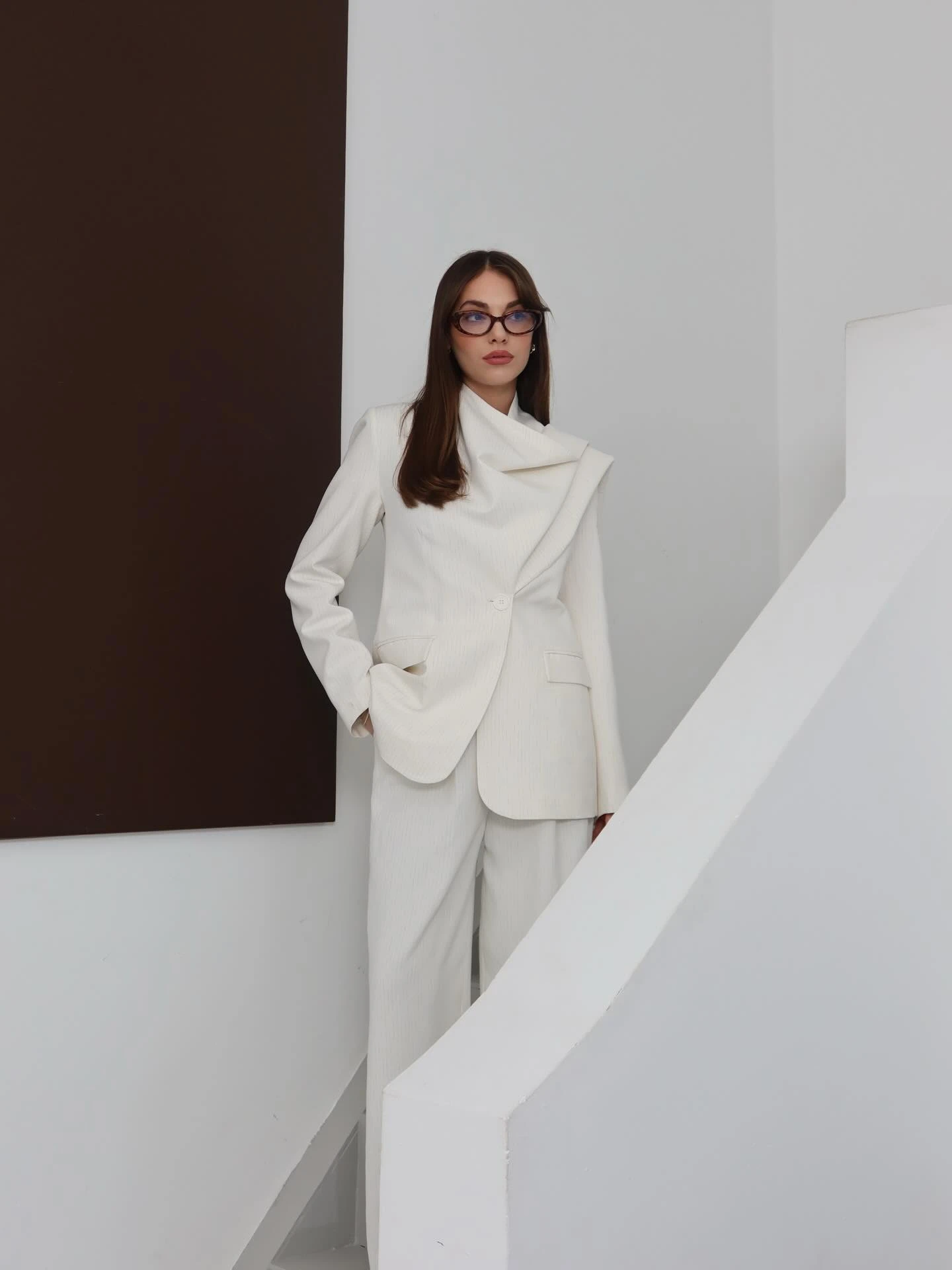 Asimetrik Kesim Beyaz Takım