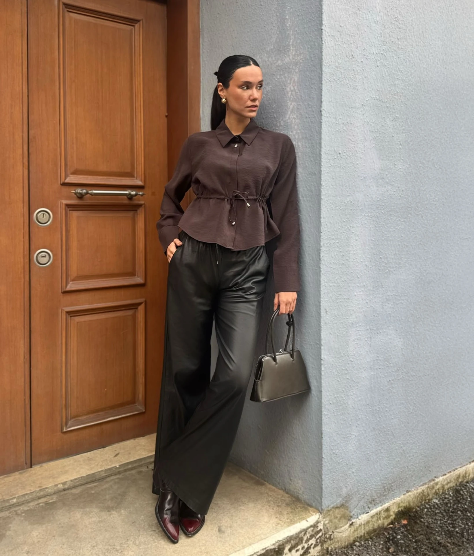 Bağcıklı Yaka Kısa Bluz