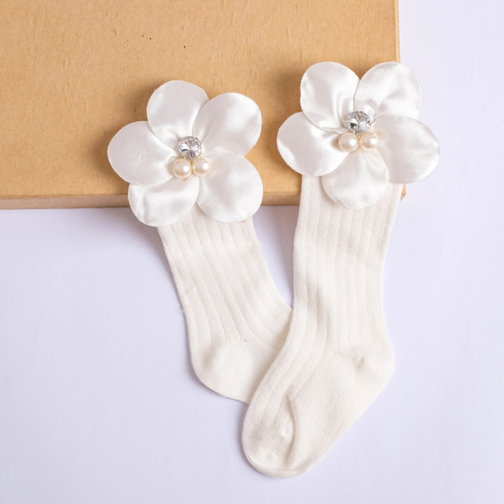 KIZ ÇORAP İNCİLİ 0/6-9/18 AY