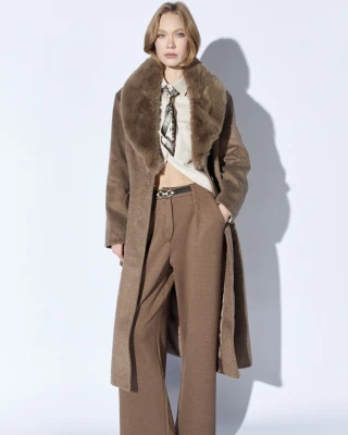 Fırfırlı Yaka Kaban