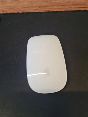 Magic Mouse (USB‑C) - Beyaz Multi-Touch Yüzey