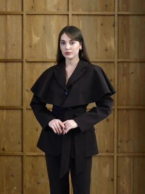 Şık Kesim Sırt Dekolteli Blazer Ceket